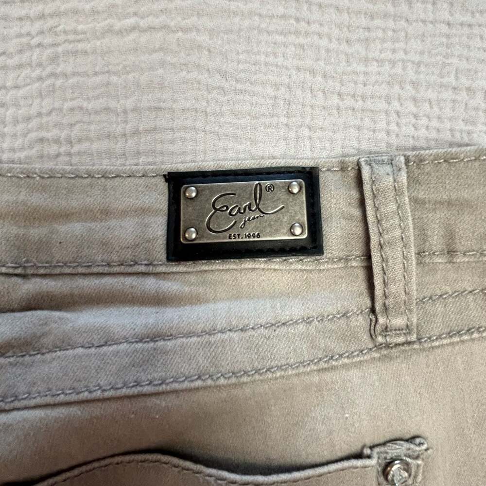 Miss Me Women's Embellished Fleur-de-Lis Pocket Jeans - Picture 4 of 10